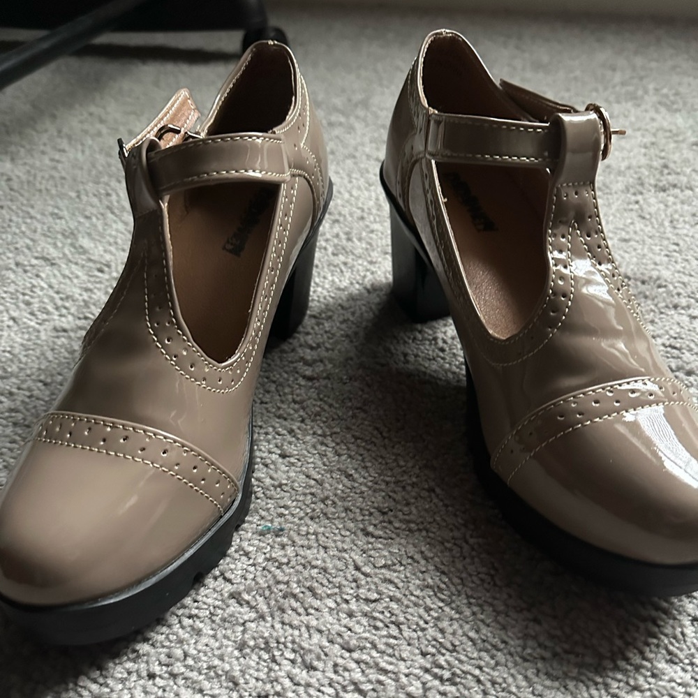 NEW w/o Tags Mary Jane Heels